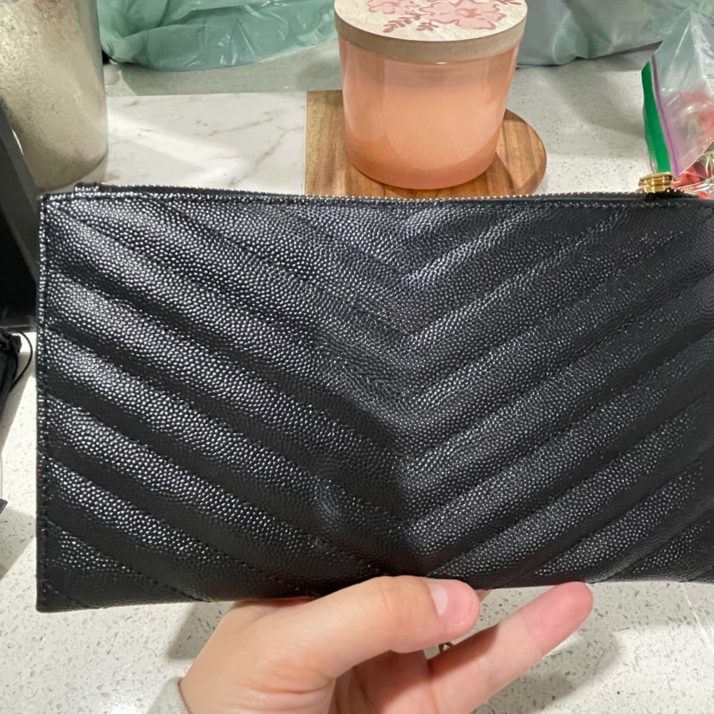YSL Pouch Monogramme - Picture 3 of 5